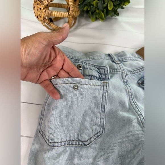 Aeropostale Low Rise Light Wash Cargo Jeans Size 000 - Picture 12 of 16